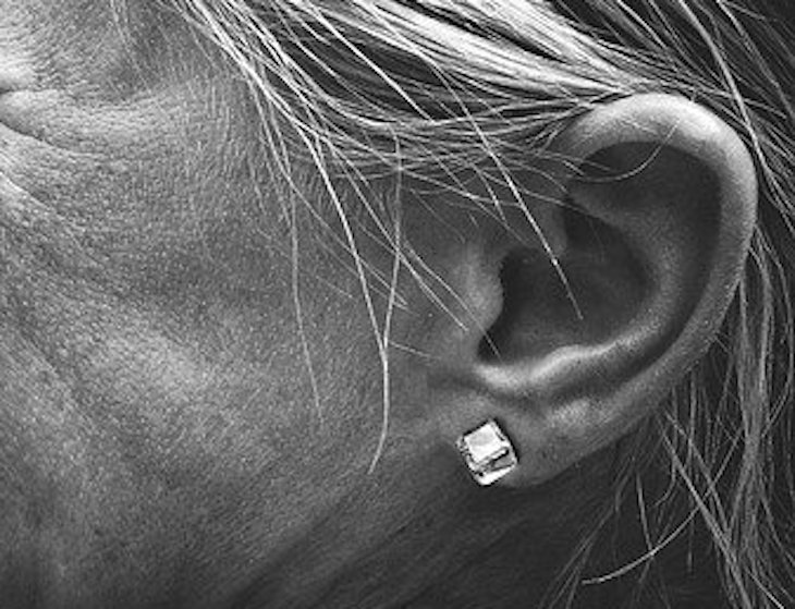 Усилились чувства, но не те: Девушка потеряла слух и ответила людям на главный вопрос Усилились чувства, но не те: Девушка потеряла слух и ответила людям на главный вопрос