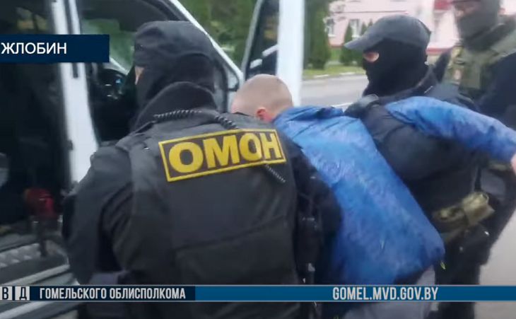 МВД: праворадикальный футбольный фанат задержан за участие в массовых беспорядках в Жлобине