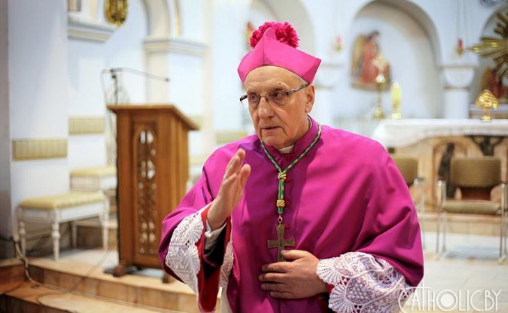 Стало известно о судьбе архиепископа Кондрусевича: его до сих пор не пускают в Беларусь