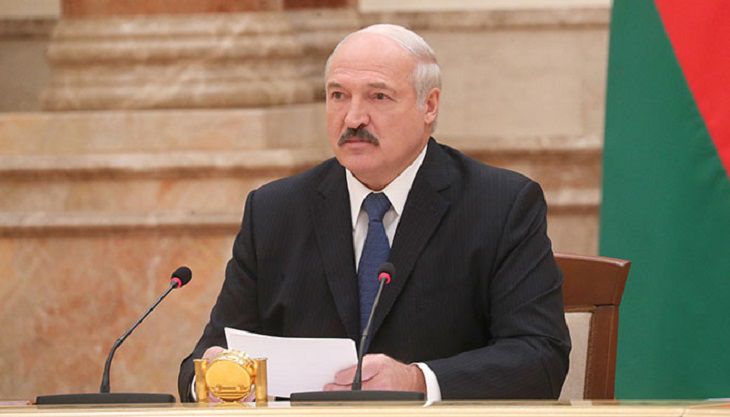 Такого вы не видели: В День учителя «Пул Первого» опубликовал архивное фото Лукашенко