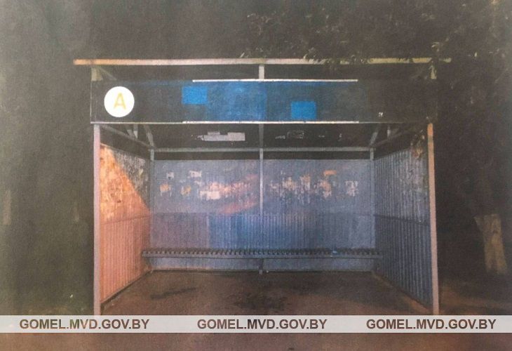 В Гомеле подожгли остановку общественного транспорта