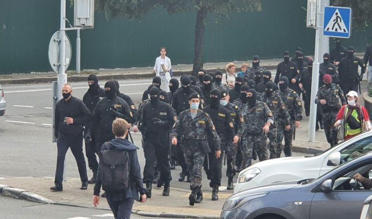 В центре Минска начались задержания участников акции протеста 