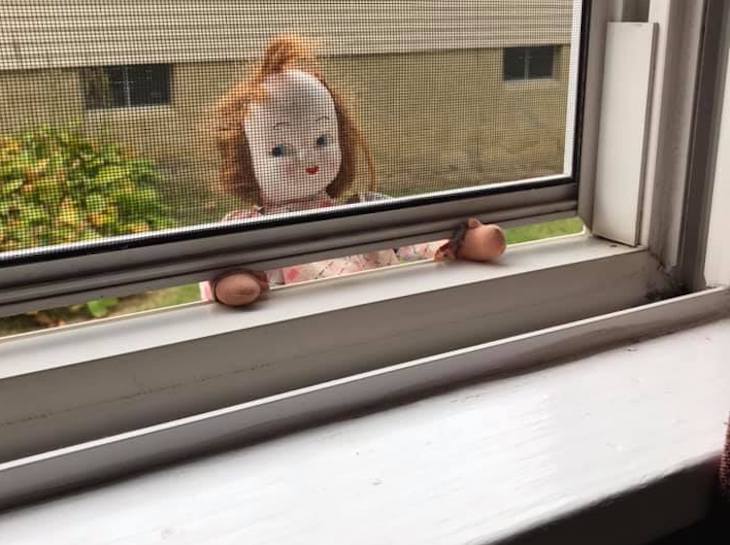 Девушка выбросила из дома XIX века старую куклу, но утром чуть не поседела от страха