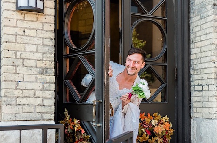 Девушка стала парнем: Жених впервые увидел невесту в платье и не смог поверить своим глазам Девушка стала парнем: Жених впервые увидел невесту в платье и не смог поверить своим глазам