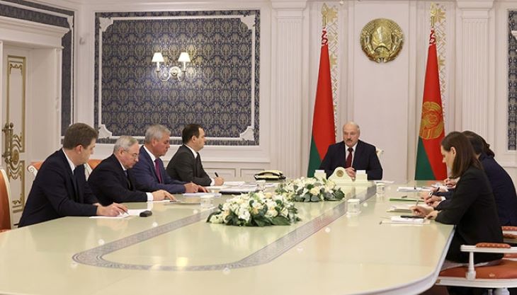 Лукашенко дал клятву: Я гарантирую. Будет так, как решит народ Лукашенко дал клятву: Я гарантирую. Будет так, как решит народ