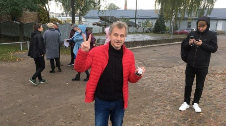 Соратник Тихановской вышел на свободу после 15 суток ареста
