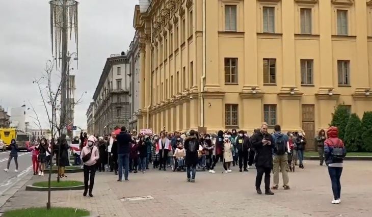 В Минске на акции протеста начали задерживать людей 