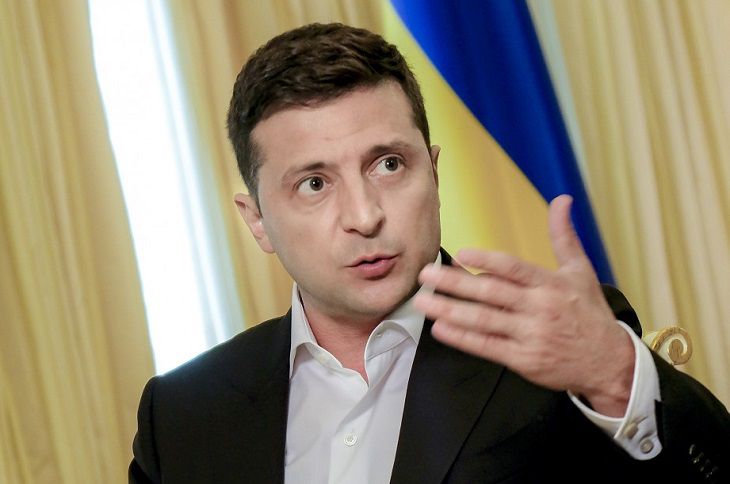 Верховный суд Украины обязал Зеленского общаться на службе на украинском языке Верховный суд Украины обязал Зеленского общаться на службе на украинском языке
