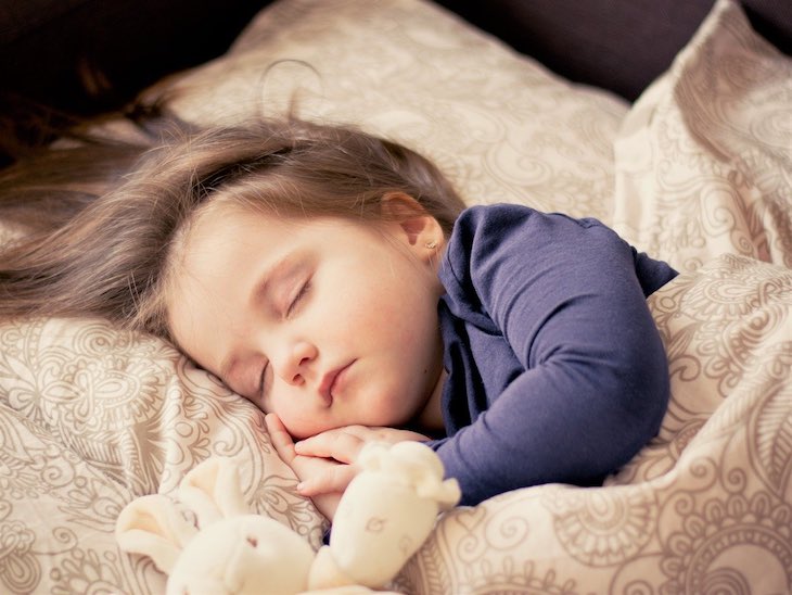 Четыре практических совета, которые помогут быстро уложить ребенка спать