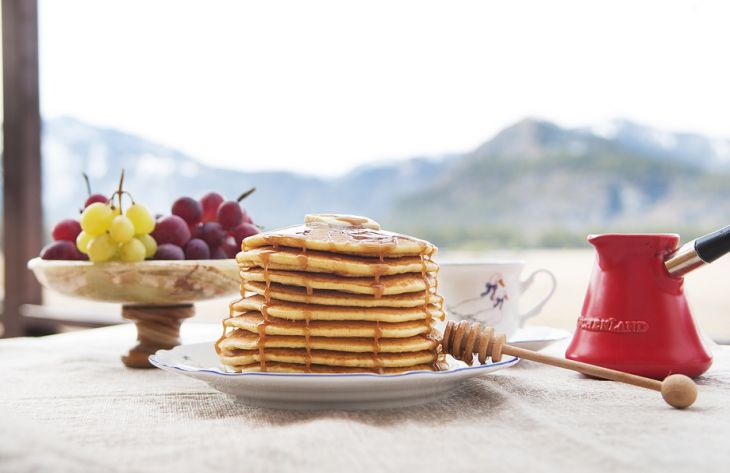 Полезно и вкусно: готовим пышные панкейки из тыквы Полезно и вкусно: готовим пышные панкейки из тыквы
