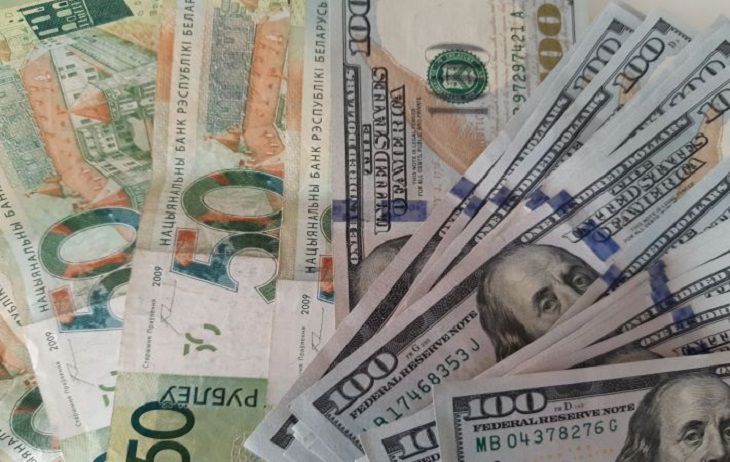 В Беларуси сегодня рубль упал. Курсы валют на 26 октября