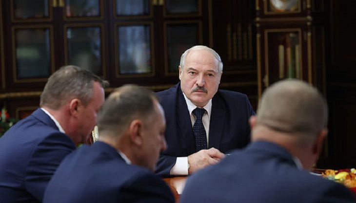 «Надо вкалывать до посинения» – Лукашенко сделал заявление