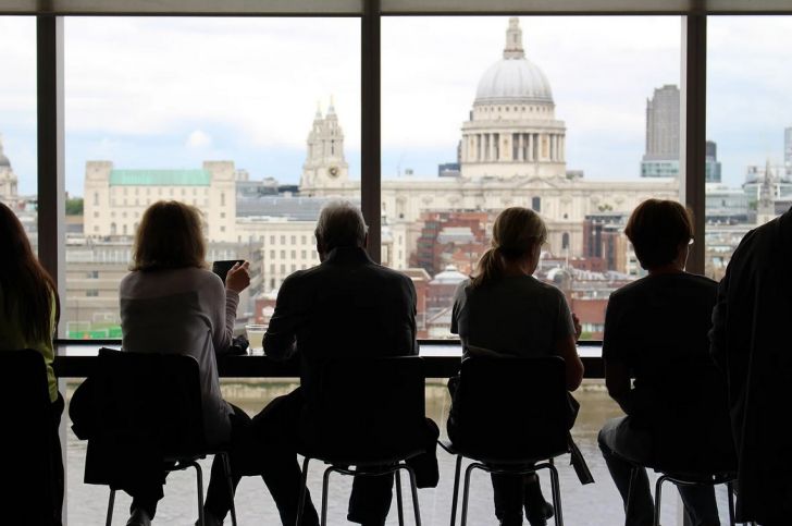 Ученые предупредили об опасности для здоровья слишком активного общения Ученые предупредили об опасности для здоровья слишком активного общения