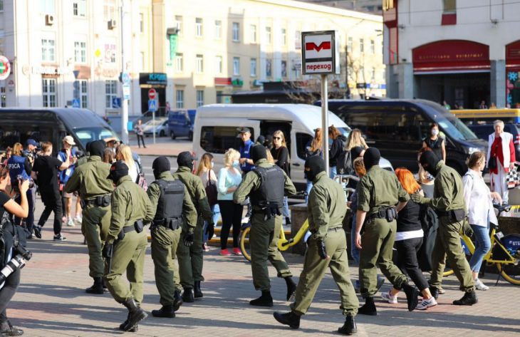 Силовики в городе: Минск готовится к женскому маршу Силовики в городе: Минск готовится к женскому маршу