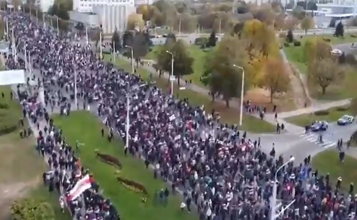 Протестующих в Минске призывают разойтись: силовики предупреждают о применении спецсредств 