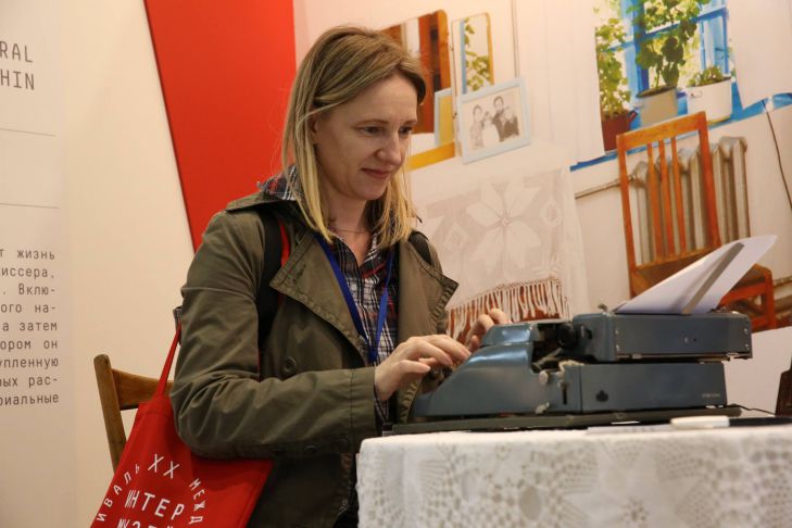 Кремль отреагировал на задержание сотрудницы Ельцин-центра в Беларуси