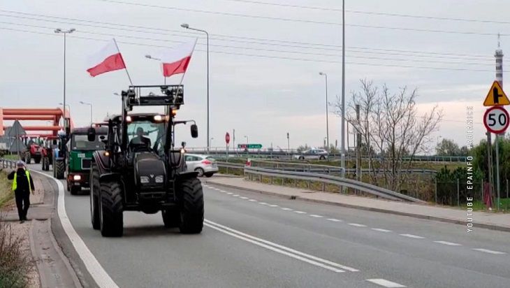 Сотни тракторов. В Польше бастующие фермеры блокируют дороги