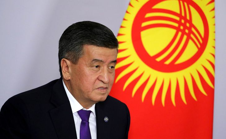 Президент и премьер Кыргызстана исчезли, страна закрыла границы