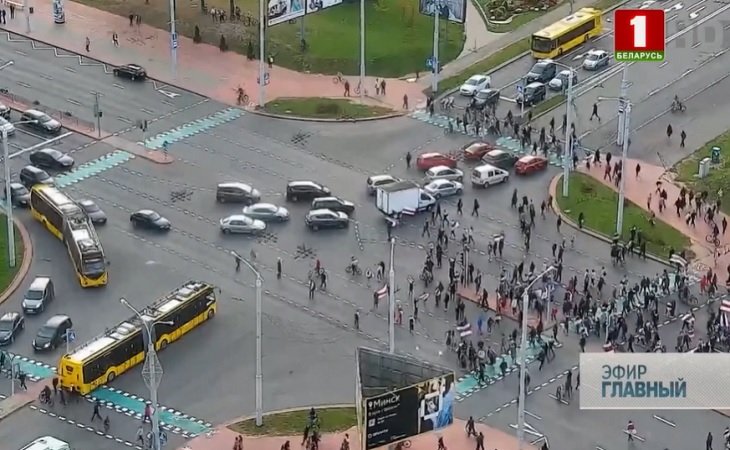 На ГосТВ показали кадры воскресного протеста в Минске и рассказали, кто вывел людей на улицы
