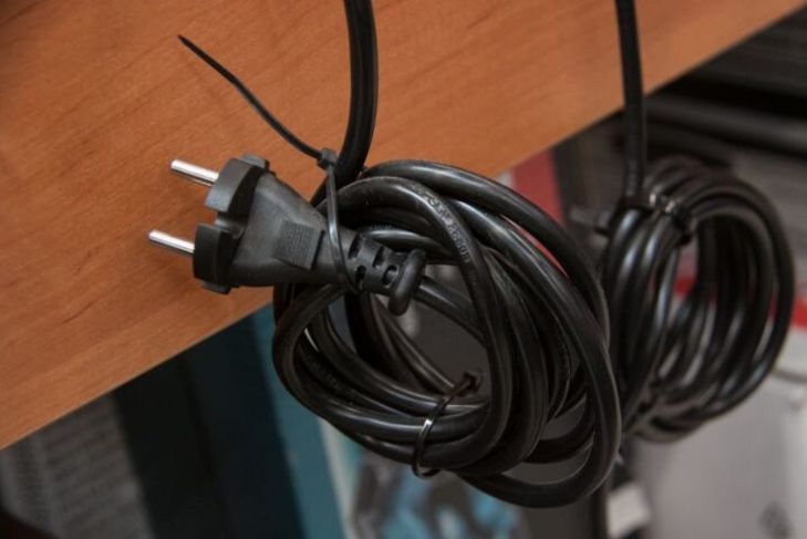 Специалисты рассказали, чем опасны спутанные провода