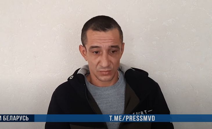 Под Пуховичами мужчина пытался поджечь покрышки и блокировать дорогу