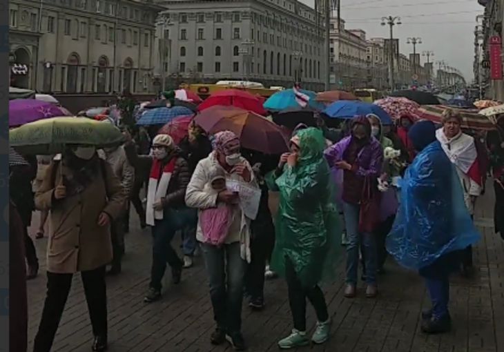 Один за всех и все за одного: в Минске проходит марш матерей