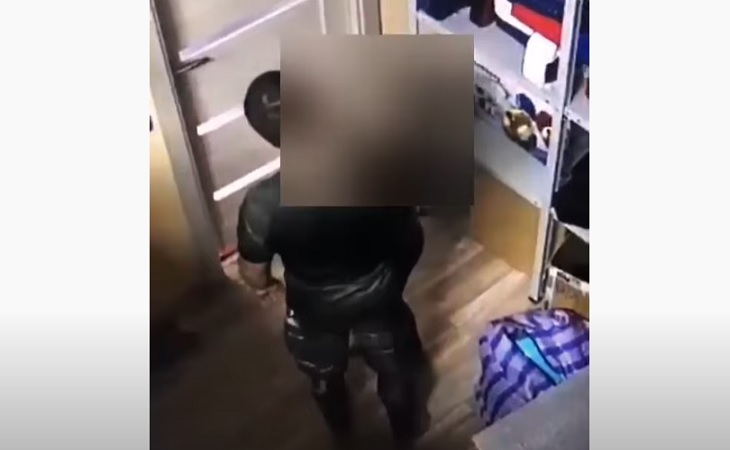 На тренера по карате заведено дело из-за поцелуев в раздевалке с 9-летней школьницей