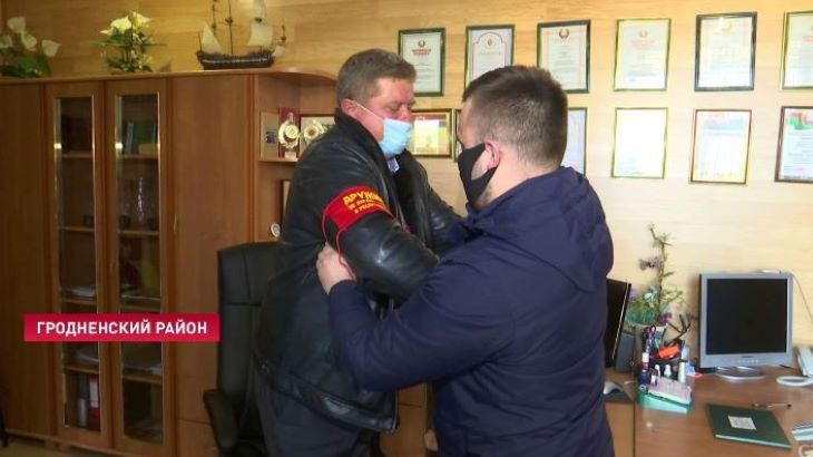 Белорусы продолжают вступать в ряды дружинников: помогают милиции патрулировать улицы