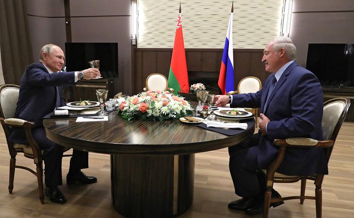 Песков: Россия поддерживает легитимного президента Беларуси
