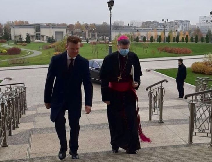 Лукашенко принял верительные грамоты шести послов и апостольского нунция