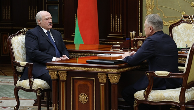 Лукашенко - протестунам: Не возьмете Беларусь «тепленькой». Ни черта подобного! Мы выстоим