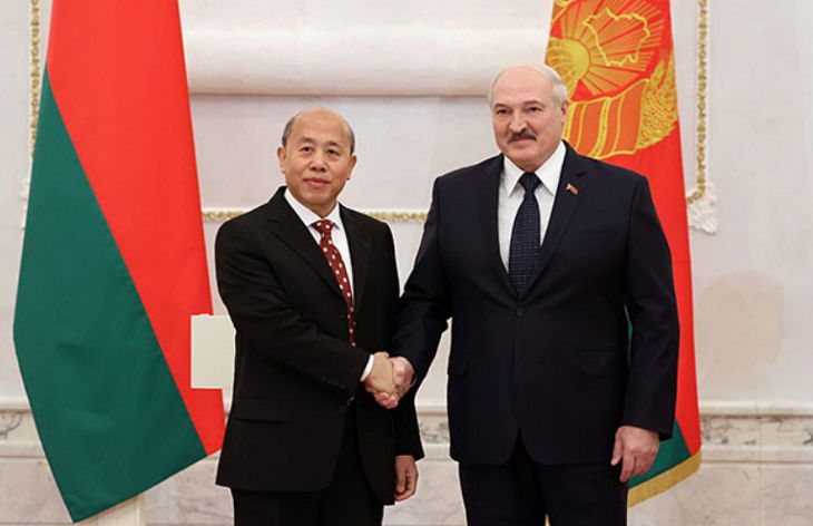Китай выступает против внешнего вмешательства в дела Беларуси – посол