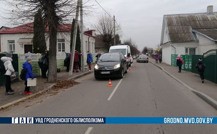 В Слониме 7-летний мальчик попал под машину, перебегая дорогу вне перехода: ребенок в реанимации В Слониме 7-летний мальчик попал под машину, перебегая дорогу вне перехода: ребенок в реанимации