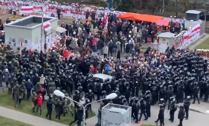 Мэр Минска пообещал оградить минчан от незаконных массовых мероприятий Мэр Минска пообещал оградить минчан от незаконных массовых мероприятий