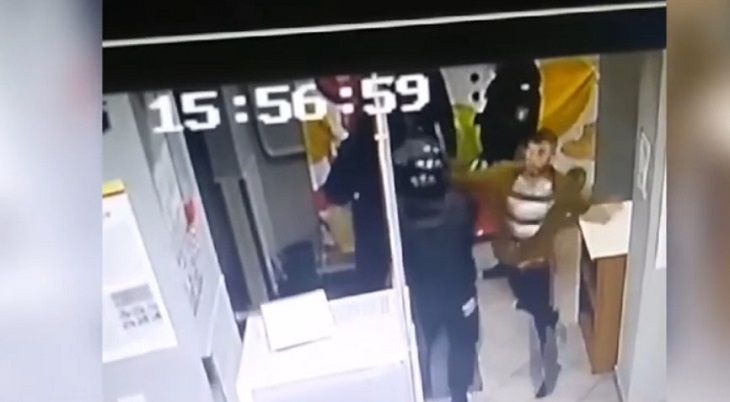 В Могилеве мужчина сломал милиционеру нос