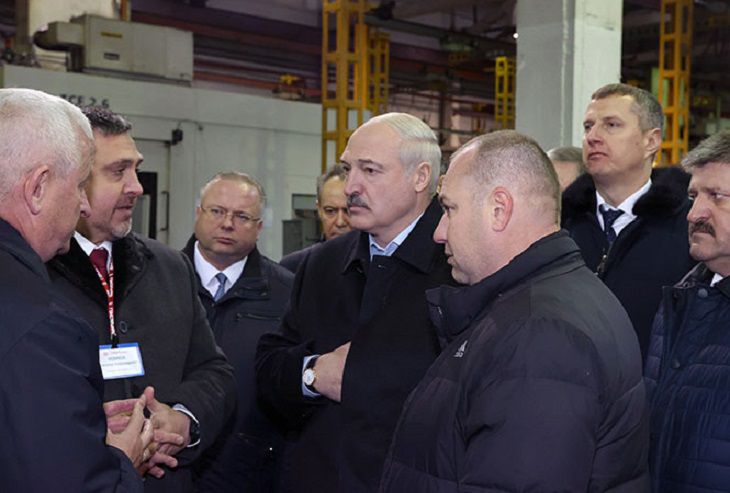 Лукашенко рассказал, почему в Беларуси нет революции