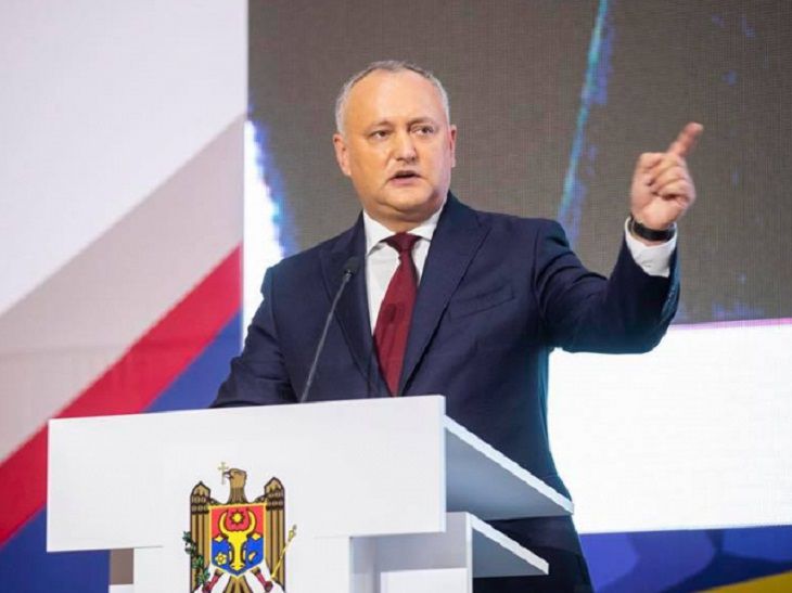 Президентские выборы в Молдове: Додон поздравил Санду с победой, но намерен оспорить результаты в суде