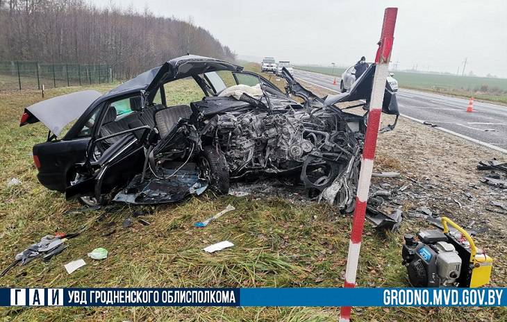 Страшная лобовая авария под Гродно: погибли 35-летний мужчина и 24-летняя девушка