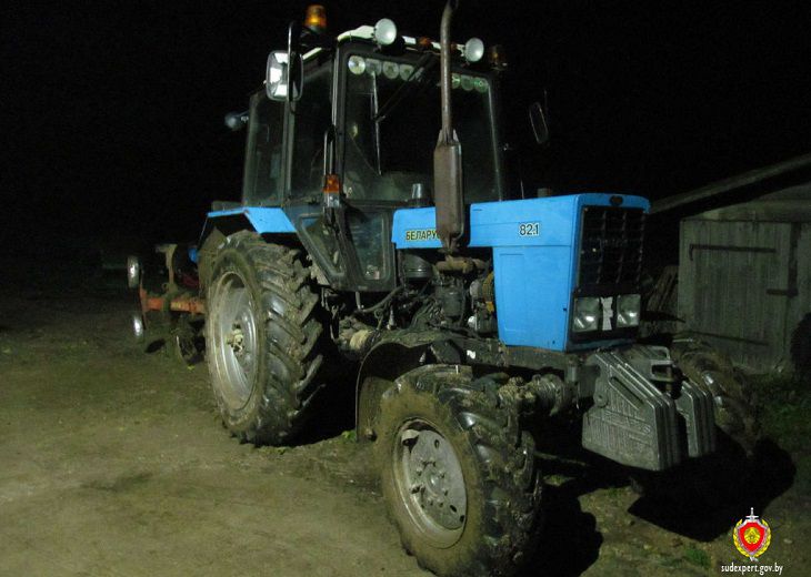 В Ляховичском районе пьяный парень угнал трактор, чтобы съездить в магазин за добавкой