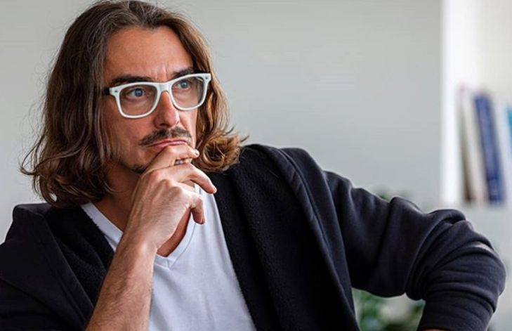 Старый самолет-кукурузник с огромной скоростью падает вниз: Дудинский описал состояние властей Беларуси