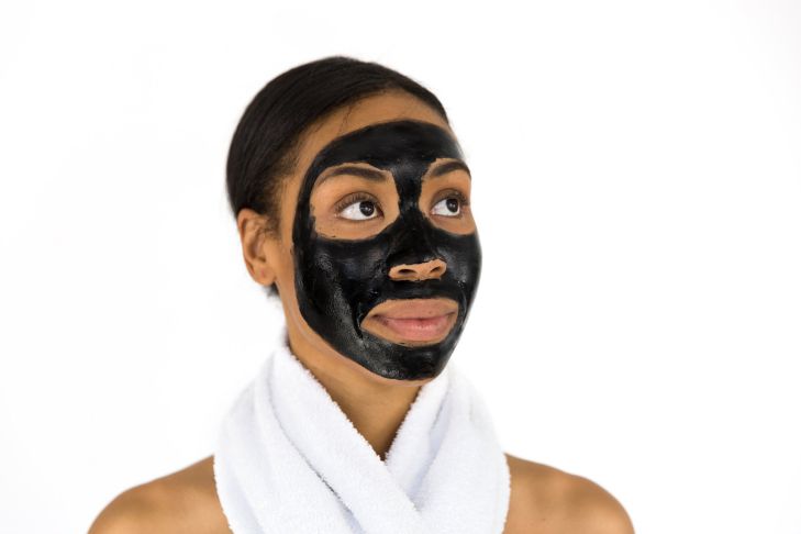 Пять рецептов простых домашних масок, которые станут спасением для вашей кожи осенью