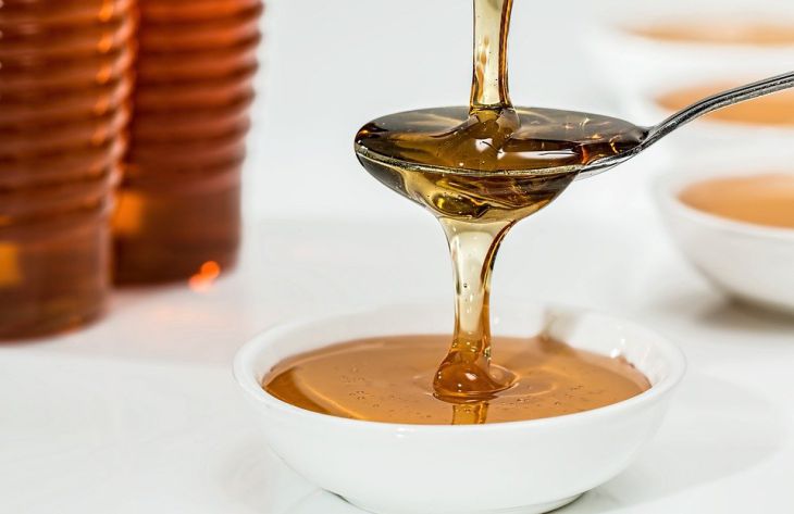 Ученые объяснили, зачем долгожители пьют воду с медом натощак