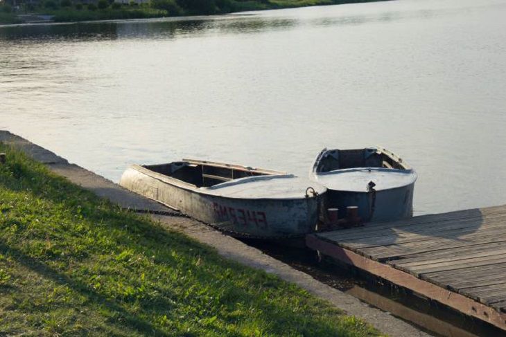 В Пинском районе мужчина выпал из лодки во время рыбалки и утонул