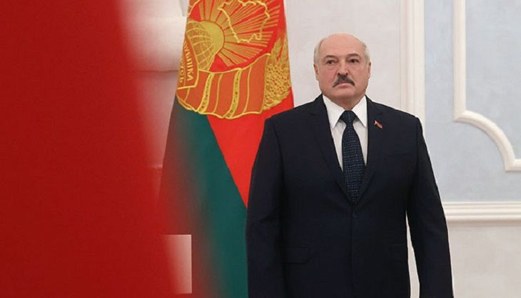 Лукашенко: «Президента Беларуси можно отстранить от власти. Подсказываю путь»