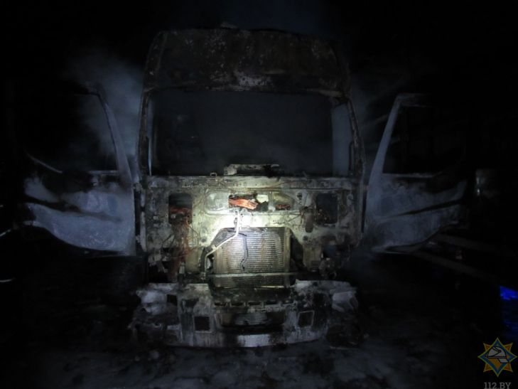 В Новополоцке мужчина пытался разогреть еду в машине: он госпитализирован с ожогами 40% тела