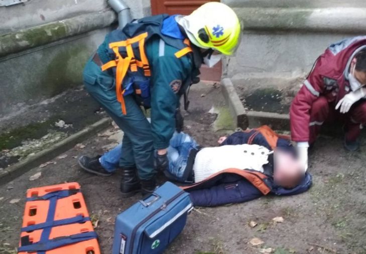 В Бресте на мужчину упал электрощит: на помощь пришли сотрудники МЧС