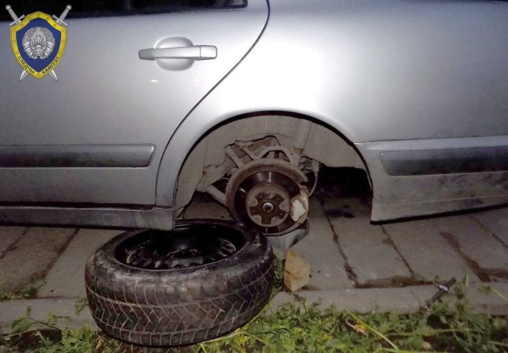 В Березе мужчину насмерть придавило автомобилем во время ремонта В Березе мужчину насмерть придавило автомобилем во время ремонта