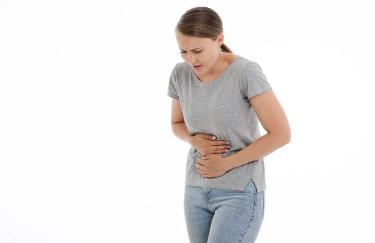 Медики перечислили 5 важных сигналов организма, которые предупреждают о язве желудка
