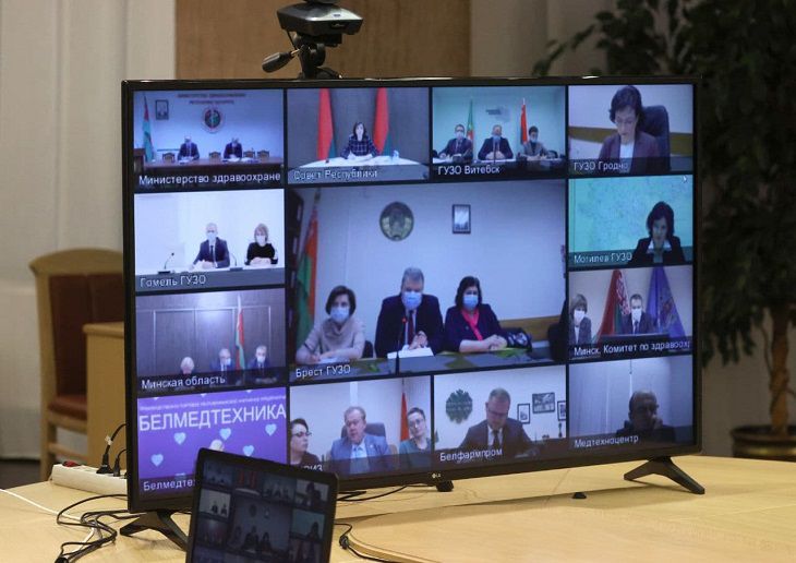 «Я бы хотела это услышать».  Кочанова провела совещание по ситуации с коронавирусом в Беларуси