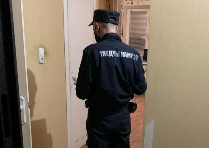 В одном из домов в Слуцке обнаружено тело женщины с множественными травмами – что говорит СК